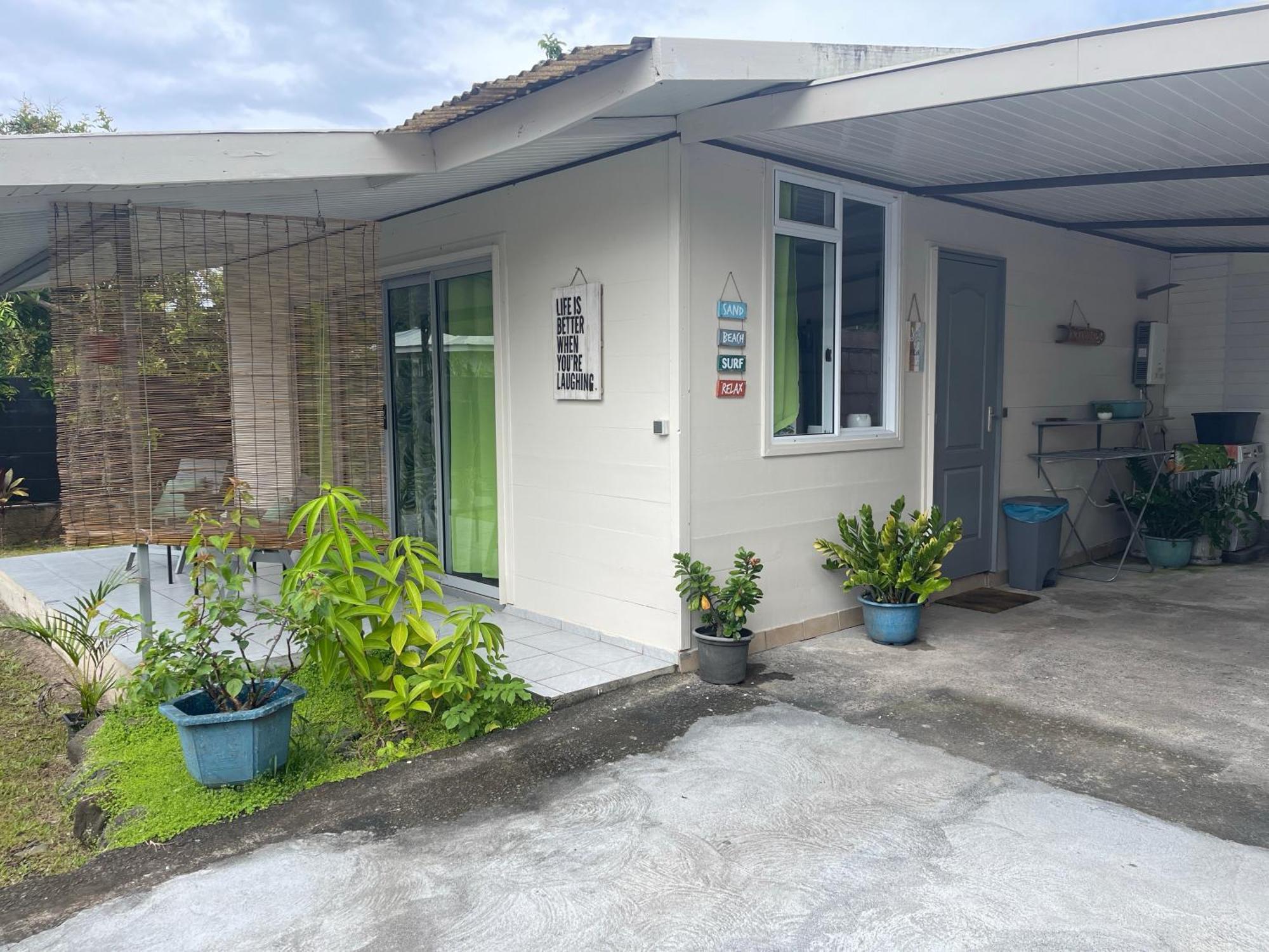Tuatahi Beach Lodge Punaauia  Exterior photo